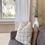 Stor Innbydende Med 4 Soverom Og Sentral Beliggenhet נוטודן