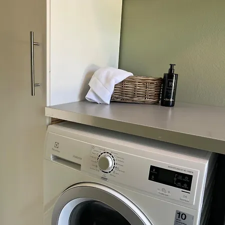 Appartement Stor Innbydende Med 4 Soverom Og Sentral Beliggenhet