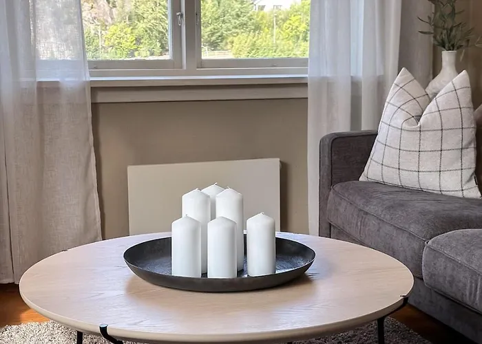 Stor Innbydende Med 4 Soverom Og Sentral Beliggenhet *