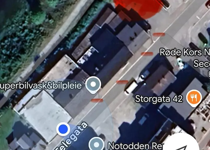 Stor Innbydende Med 4 Soverom Og Sentral Beliggenhet *