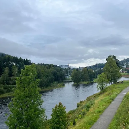 公寓 Stor Innbydende Med 4 Soverom Og Sentral Beliggenhet *